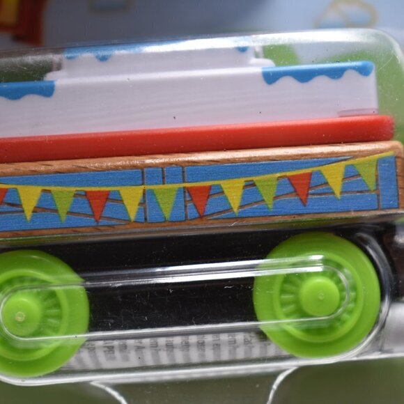 Fisher-Price Thomas and Friends Wood Birthday Train Wooden Railway NEW 2019 - Picture 10 of 13